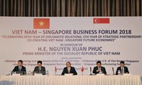 Nguyên Xuân Phuc déroule le tapis rouge aux investisseurs singapouriens