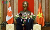 Trân Dai Quang reçoit le ministre canadien de la Défense