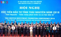 Nguyên Xuân Phuc à la conférence sur la promotion de l’investissement à Thai Nguyên