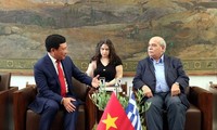 Pham Binh Minh rencontre des dirigeants grecs