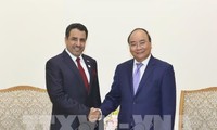 Nguyên Xuân Phúc reçoit l’ambassadeur des Émirats Arabes Unis