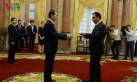 Le président Trân Dai Quang reçoit des ambassadeurs étrangers