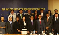 WEF ASEAN 2018: le vice-Premier ministre Pham Binh Minh rencontre les sponsors