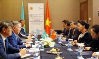 Nguyên Thi Kim Ngân rencontre le président de la chambre basse du Parlement kazakh