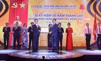 Vuong Dinh Huê au 25e anniversaire de la banque SHB