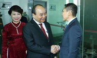 Nguyên Xuân Phuc est arrivé à Singapour pour le 33e Sommet de l’ASEAN