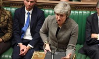 Les députés britanniques rejettent massivement l'accord sur le Brexit