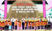 Ouverture du camp culturel et du festival des arts populaires de Phu Tho