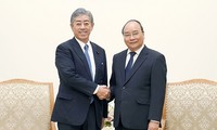 Nguyên Xuân Phuc reçoit le ministre japonais de la Défense