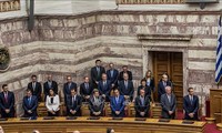 Le nouveau Parlement grec prête serment
