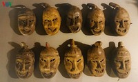 Le masque rituel des Dao parlant Mùn