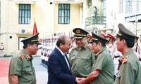 Nguyên Xuân Phuc: assurer la sécurité publique au service du développement national