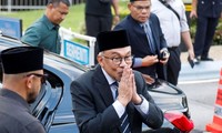 En Malaisie, le leader de l'opposition, Anwar Ibrahim, nommé Premier ministre