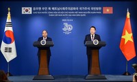 Le Vietnam et la République de Corée décident de porter leurs relations au niveau de partenariat stratégique intégral