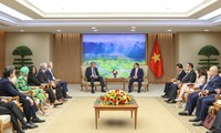 Reçu par le Premier ministre vietnamien, des parlementaires américains appellent à l’établissement d’un partenariat stratégique