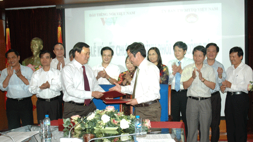 Lễ ký kết giữa Đài TNVN và Ủy ban Trung ương Mặt trận Tổ quốc Việt Nam