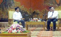 Phó Thủ tướng Nguyễn Xuân Phúc tiếp đoàn đại biểu Lào