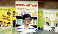 "Hoàng tử bé" Nguyễn Nhật Ánh giao lưu ký tặng sách độc giả 