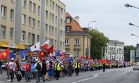 Warszawa, xuống đường biểu tình tuần hành lần hai phản đối Trung Quốc