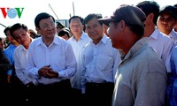 Chủ tịch nước thăm ngư dân và lực lượng kiểm ngư, cảnh sát biển tại Đà Nẵng