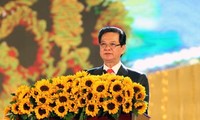 Thủ tướng Nguyễn Tấn Dũng dự lễ mít tinh kỷ niệm 30/4 tại Cần Thơ