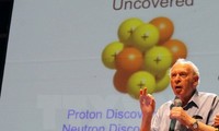 Giáo sư Jerome Friedman nói chuyện với sinh viên và người yêu khoa học về mô hình vật lý hạt quark 