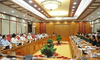 Bộ Chính trị làm việc với Quân ủy Trung ương về Đại hội Đảng bộ Quân đội lần thứ 10