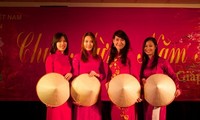 Cộng đồng người Việt ở nhiều quốc gia vui đón Tết Nguyên đán Bính Thân