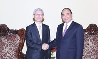 Phó Thủ tướng Nguyễn Xuân Phúc tiếp Phó Chủ tịch Cấp cao Tập đoàn Toyota Nhật Bản 