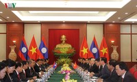 Tổng Bí thư, Chủ tịch nước Lào Bounnhang Volachith bắt đầu chuyến thăm Việt Nam