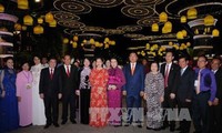 Chủ tịch Quốc hội Nguyễn Thị Kim Ngân dự khai mạc Đường hoa Nguyễn Huệ Tết Đinh Dậu năm 2017