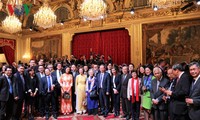 Tổng thống Pháp Francois Hollande tổ chức buổi lễ mừng Tết châu Á 2017