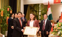 Nữ sinh gốc Việt đoạt giải Nhất toàn quốc cuộc thi toán tại Hungary