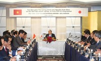 Thủ tướng Nguyễn Xuân Phúc làm việc với các doanh nghiệp vùng Kansai, Nhật Bản.