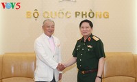 Bộ trưởng Bộ Quốc phòng Việt Nam tiếp Chủ tịch danh dự Quỹ hòa bình Sasakawa Nhật Bản