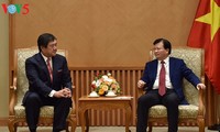 Phó Thủ tướng Trịnh Đình Dũng tiếp chủ tịch tập đoàn Mitsui Nhật Bản