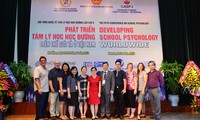 Những chuyên gia Hoa Kỳ giúp đỡ phát triển ngành tâm lý học đường Việt Nam