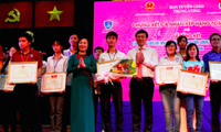 Ảnh: Tổng kết và trao giải cuộc thi "Tuổi trẻ làm theo tấm gương đạo đức Hồ Chí Minh" lần thứ III năm 2016.