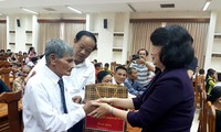 Phó Chủ tịch nước Đặng Thị Ngọc Thịnh thăm, tặng quà các gia đình chính sách tại Quảng Nam 