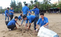 Thanh niên ra quân hưởng ứng Chiến dịch làm cho thế giới sạch hơn năm 2018