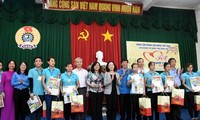 Trưởng Ban Dân vận Trung ương Trương Thị Mai chúc Tết công nhân tại tỉnh Đồng Nai