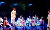 Sân khấu kịch nói Việt: có cần rườm lời?