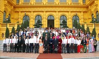 Phó Chủ tịch nước Đặng Thị Ngọc Thịnh gặp mặt Đoàn đại biểu điển hình tiên tiến tỉnh Vĩnh Long