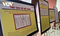 Nhiều tài liệu quý được trưng bày tại triển lãm Biển và hải đảo Việt Nam năm 2022
