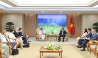 Thủ tướng Phạm Minh Chính tiếp Phó Thủ tướng, Bộ trưởng Ngoại giao và các vấn đề Châu Âu Cộng hòa Slovenia 