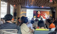 Đi xa để nhìn thật gần: văn hóa Việt trong mắt phụ nữ trí thức Việt xa xứ
