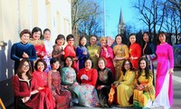Liên hiệp hội phụ nữ Việt Nam tại CHLB Đức: đoàn kết để chia sẻ tình thân ái