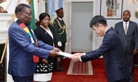 Tổng thống Zimbabwe mong muốn đẩy mạnh hợp tác với Việt Nam