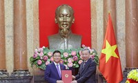 Chủ tịch nước Tô Lâm trao Quyết định bổ nhiệm Phó Thủ tướng Chính phủ và Bộ trường Bộ Công an nhiệm kỳ 2021-2026