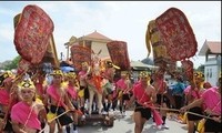 เทศกาลเทพ Giong ในหมู่บ้าน Phu Dong
